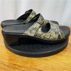 Aravon New Balance Phoebe Comfort Sandals Womens 6B Croc Embossed Leather Green`